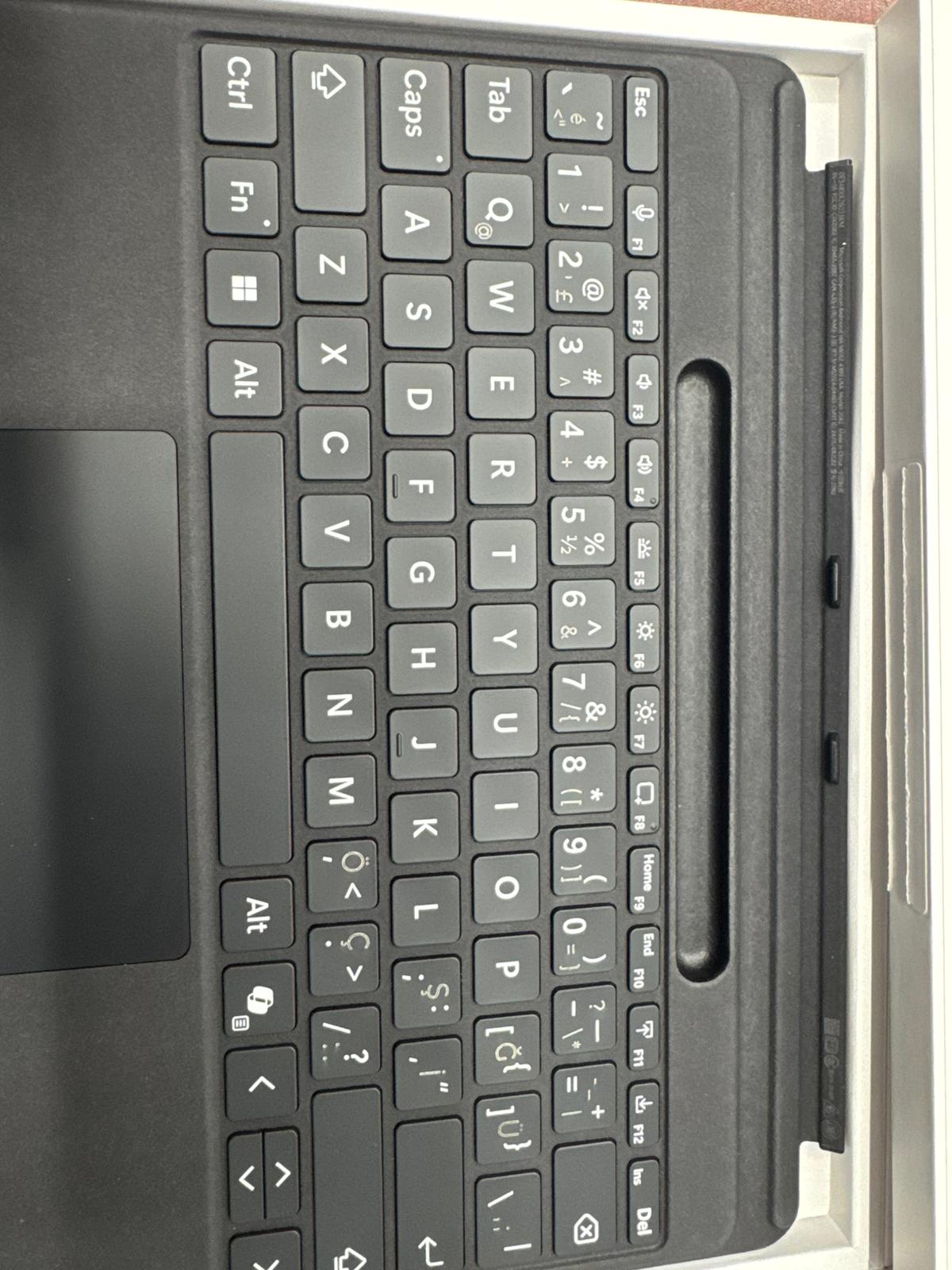 Surface Pro Type Cover Llavye Lazer TR Baskı
